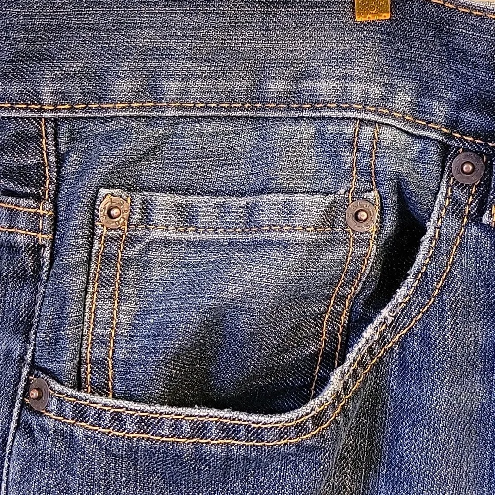 Levis 550 Mens Distressed Blue Denim vintage Jeans Never Worn Waist 44